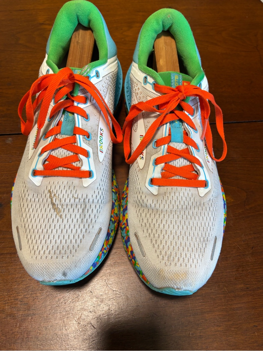 Brooks Women’s Adrenaline GTS 22 Bowl O Running Shoes Grey/ Multi Color Size 12M